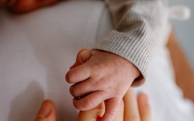 Tips voor een ontspannen babyshoot thuis